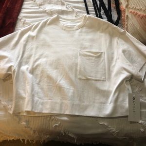 Athletic cropped shirt